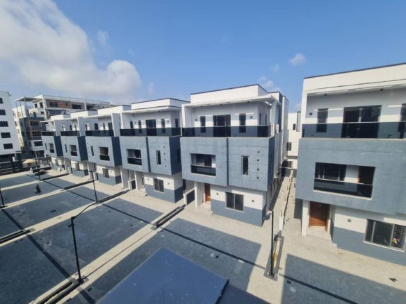 Newly built 5-bedroom duplex with swimming pool in Ikate Lekki